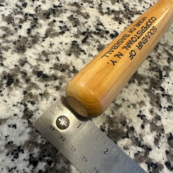 Hanna Batrite mini bat souvenir of Cooperstown, NY - Picture 2 of 4